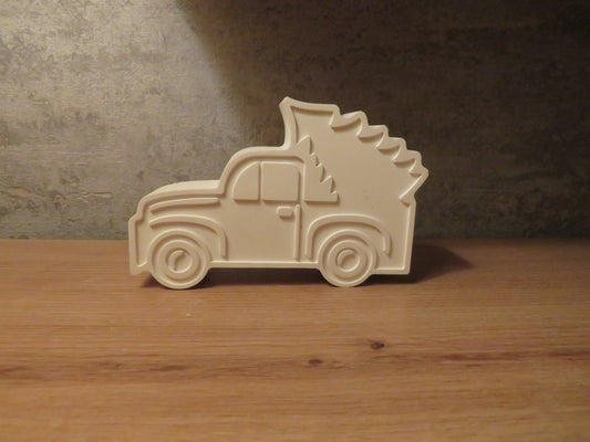 Auto mit Tanne